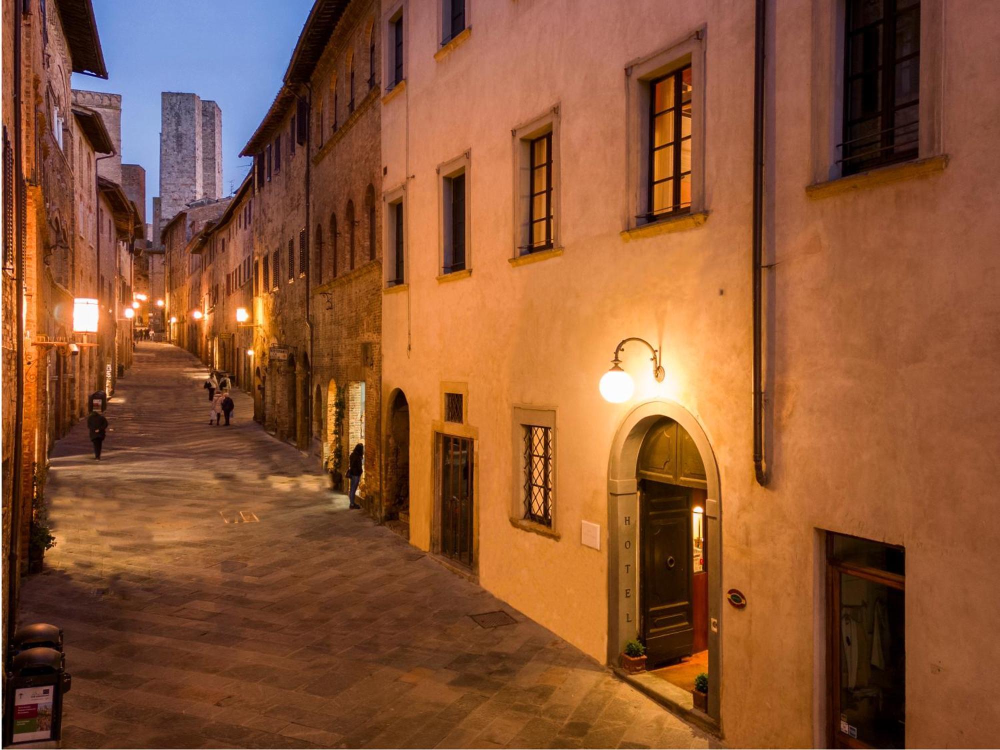 Hotel L'Antico Pozzo San Gimignano Exterior photo